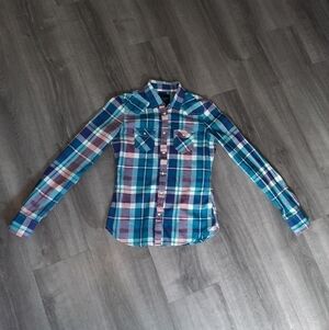 American Eagle Plaid Button Up Long Sleeve Shirt